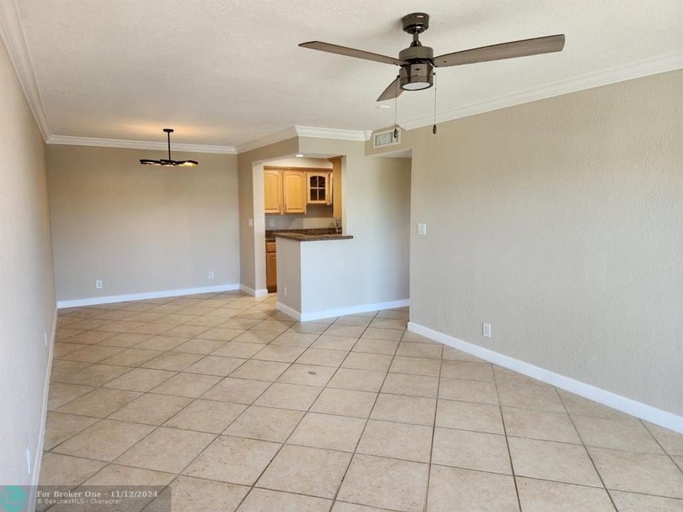 For Sale: $344,900 (2 beds, 2 baths, 960 Square Feet)