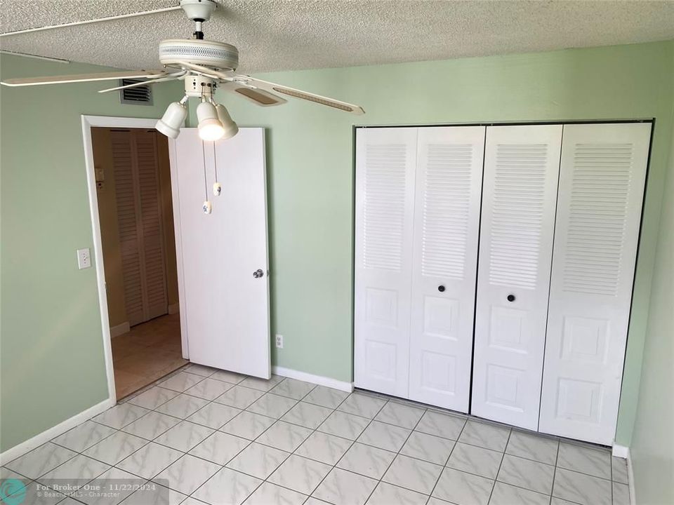 For Sale: $165,000 (2 beds, 2 baths, 1000 Square Feet)