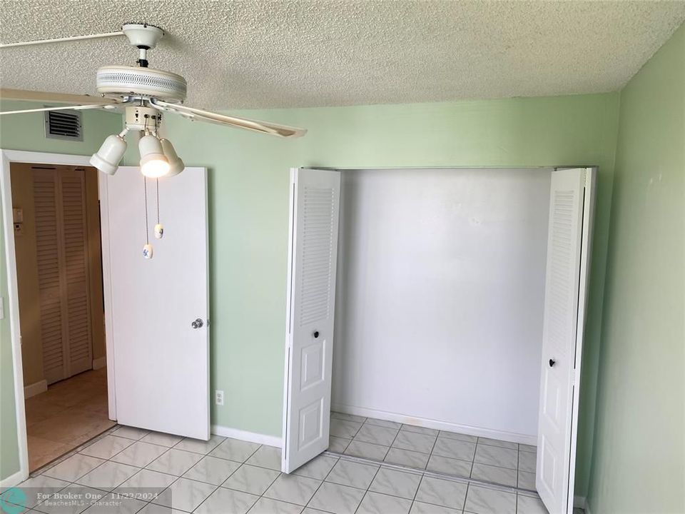 For Sale: $165,000 (2 beds, 2 baths, 1000 Square Feet)