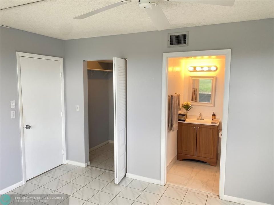 For Sale: $165,000 (2 beds, 2 baths, 1000 Square Feet)