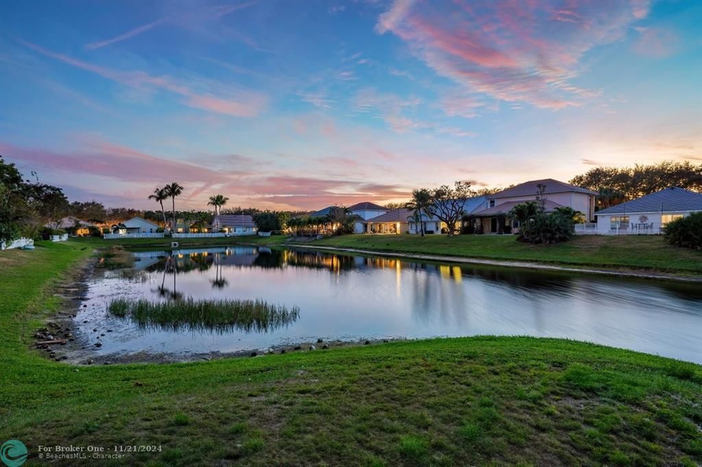 For Sale: $1,035,000 (4 beds, 2 baths, 1940 Square Feet)