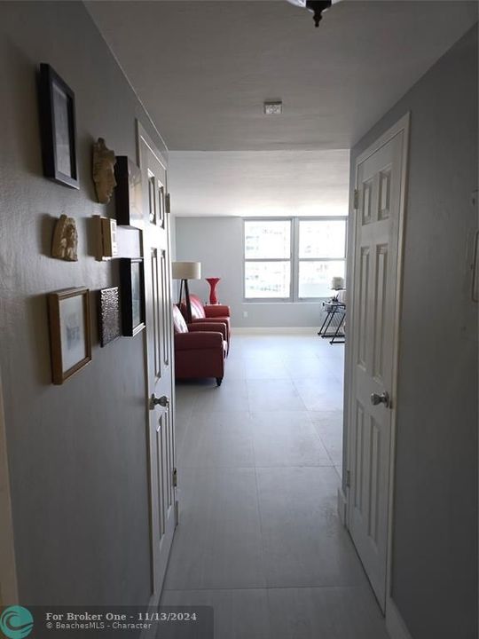 For Rent: $2,100 (1 beds, 1 baths, 797 Square Feet)