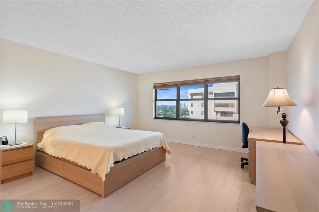 For Sale: $565,000 (1 beds, 1 baths, 1080 Square Feet)