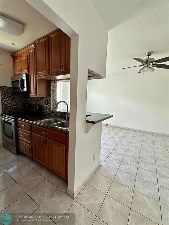 For Rent: $1,400 (1 beds, 1 baths, 600 Square Feet)