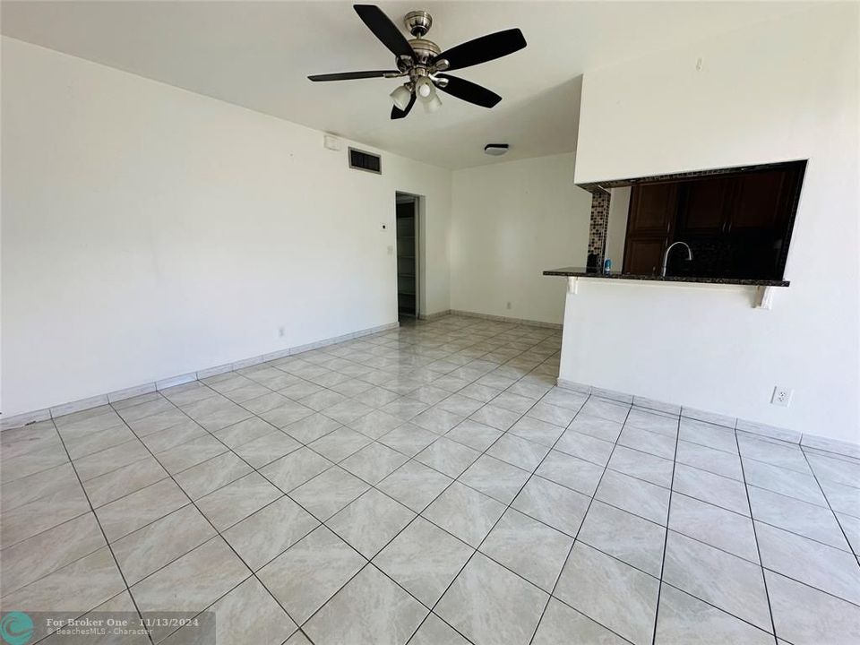 For Rent: $1,400 (1 beds, 1 baths, 600 Square Feet)