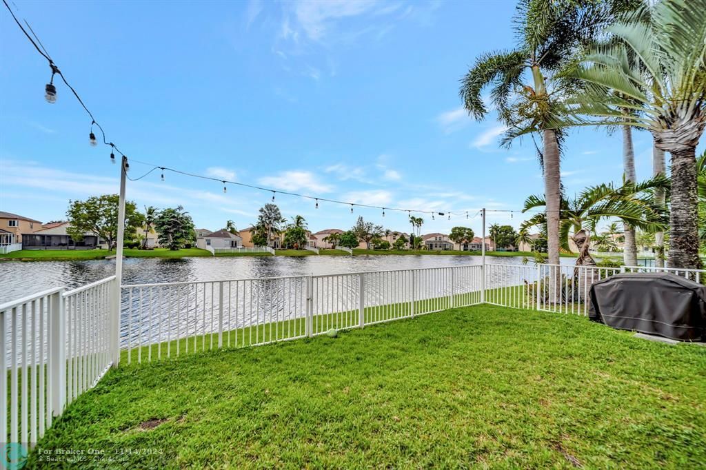 For Sale: $559,000 (3 beds, 2 baths, 1719 Square Feet)