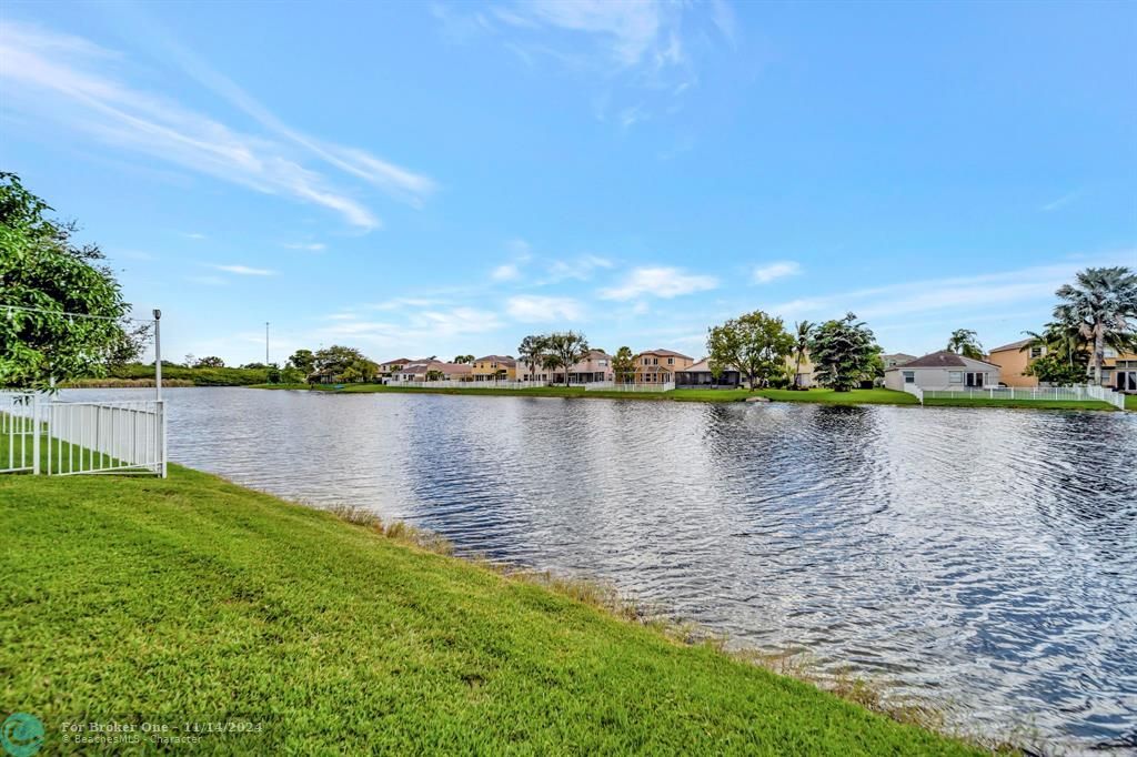 For Sale: $559,000 (3 beds, 2 baths, 1719 Square Feet)