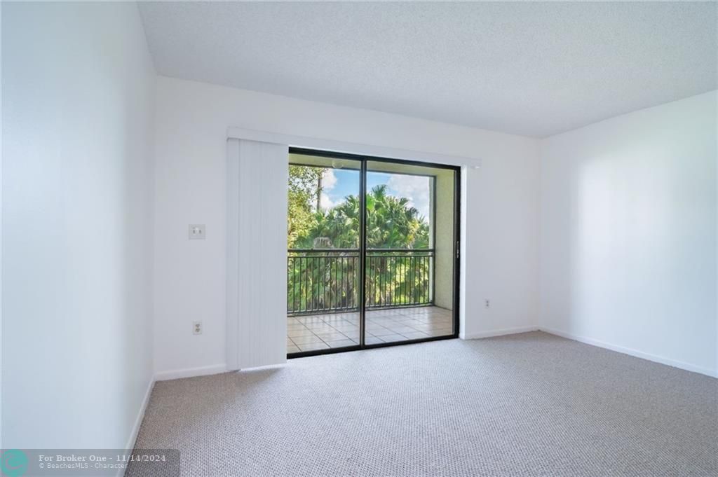 For Rent: $2,600 (2 beds, 2 baths, 1350 Square Feet)