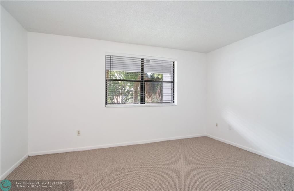 For Rent: $2,600 (2 beds, 2 baths, 1350 Square Feet)