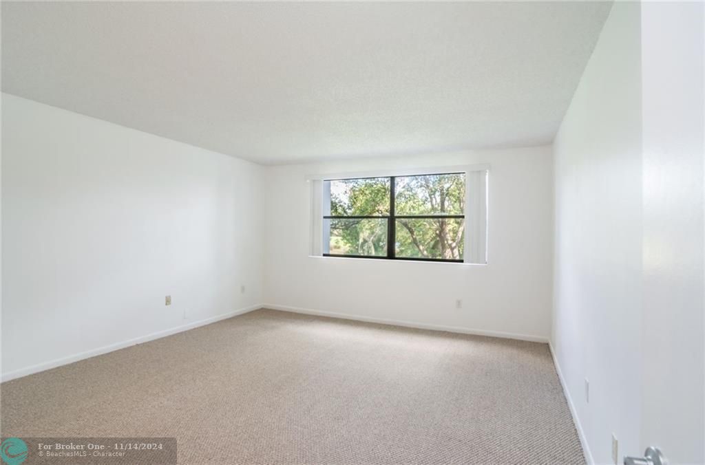 For Rent: $2,600 (2 beds, 2 baths, 1350 Square Feet)