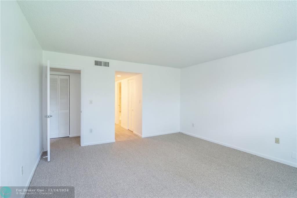 For Rent: $2,600 (2 beds, 2 baths, 1350 Square Feet)