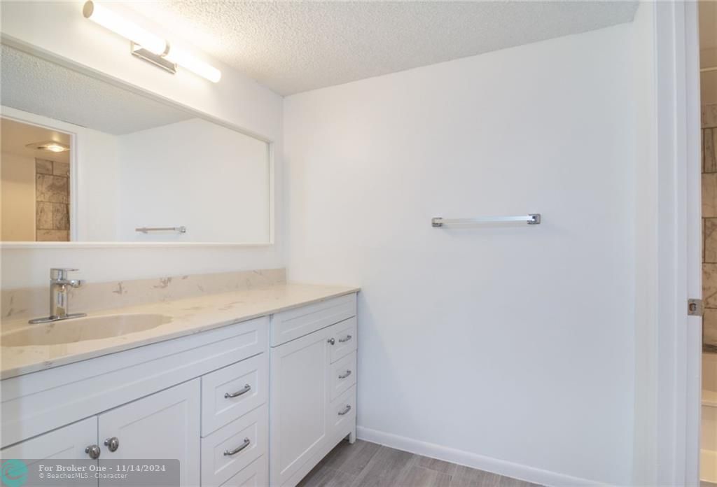 For Rent: $2,600 (2 beds, 2 baths, 1350 Square Feet)