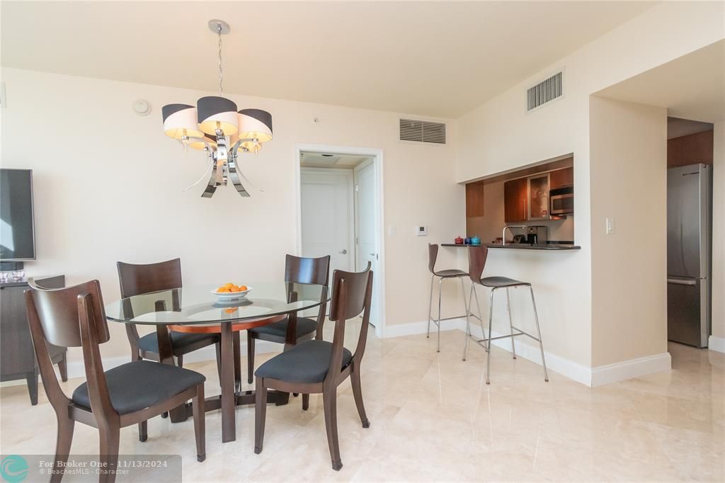 For Sale: $629,000 (2 beds, 2 baths, 1093 Square Feet)