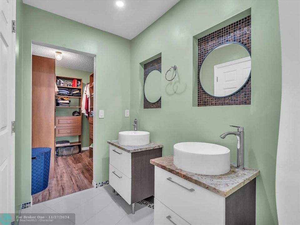 For Sale: $440,000 (2 beds, 2 baths, 1447 Square Feet)