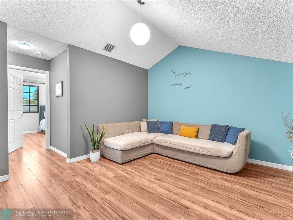 For Sale: $440,000 (2 beds, 2 baths, 1447 Square Feet)