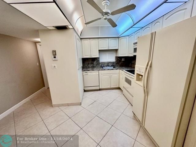 For Rent: $1,900 (2 beds, 2 baths, 1170 Square Feet)