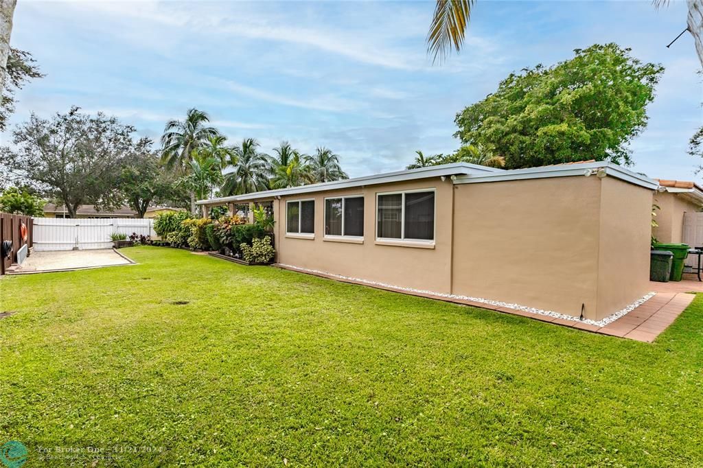 For Sale: $699,999 (3 beds, 2 baths, 1694 Square Feet)