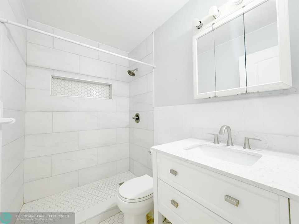 For Sale: $2,350 (2 beds, 1 baths, 750 Square Feet)