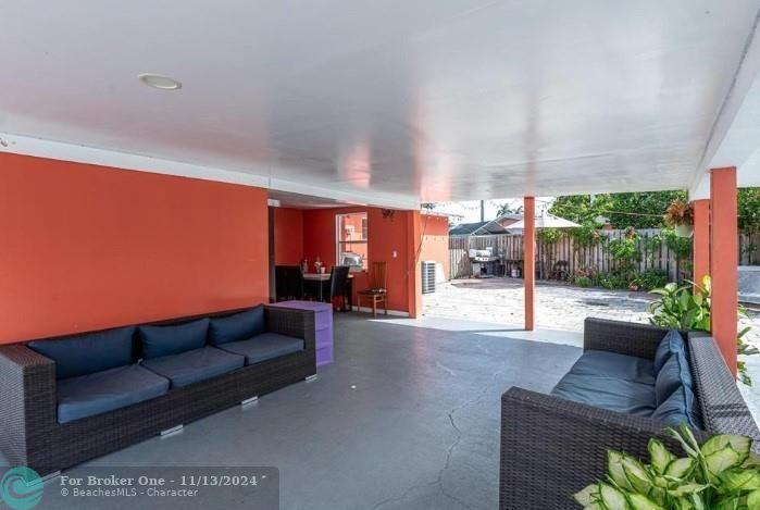 For Sale: $499,900 (2 beds, 2 baths, 1048 Square Feet)