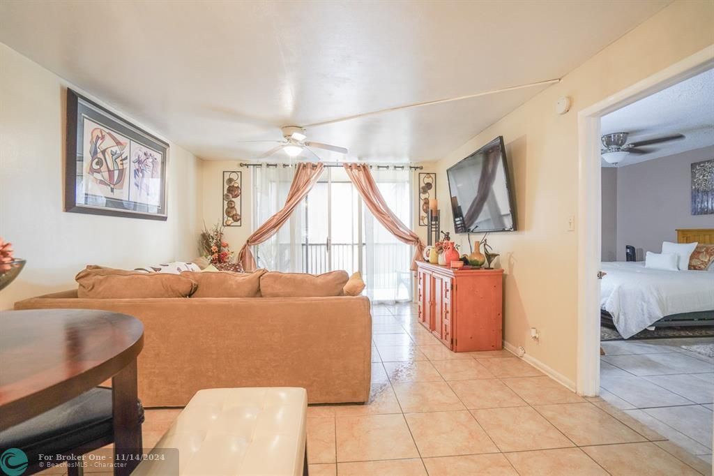 For Sale: $145,000 (1 beds, 1 baths, 750 Square Feet)