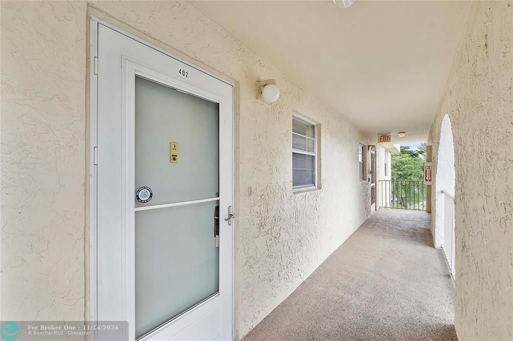 For Sale: $168,500 (2 beds, 2 baths, 1105 Square Feet)