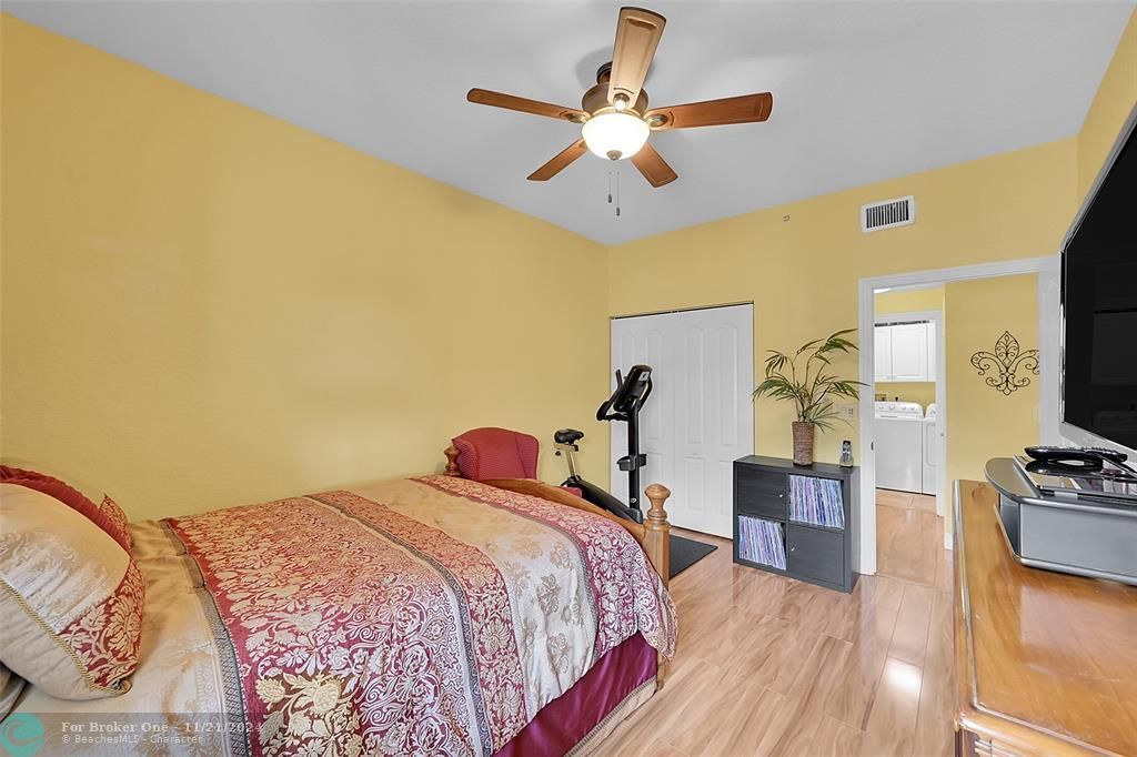 For Sale: $347,900 (2 beds, 2 baths, 1705 Square Feet)