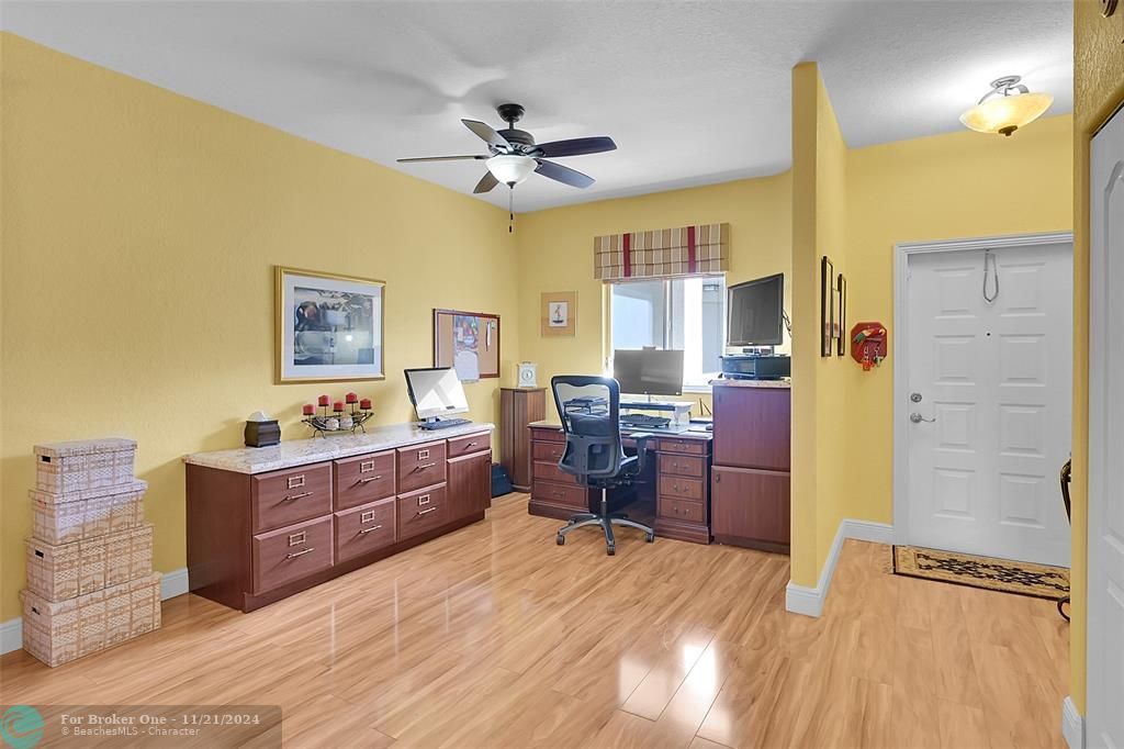 For Sale: $347,900 (2 beds, 2 baths, 1705 Square Feet)