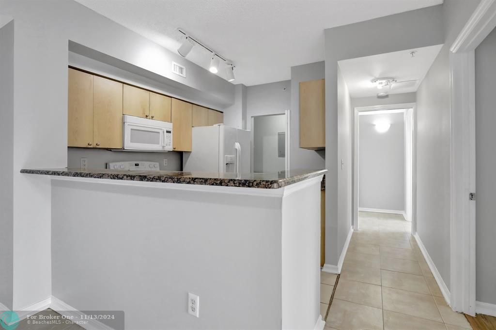 For Rent: $2,600 (3 beds, 2 baths, 1140 Square Feet)