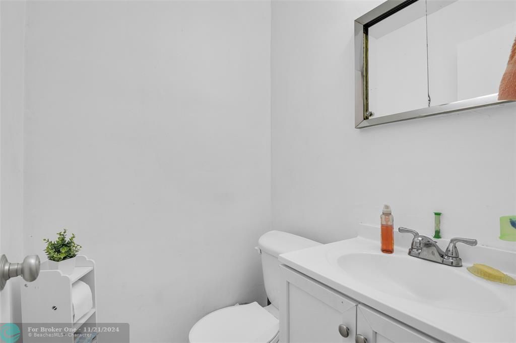 For Sale: $485,000 (3 beds, 1 baths, 1066 Square Feet)