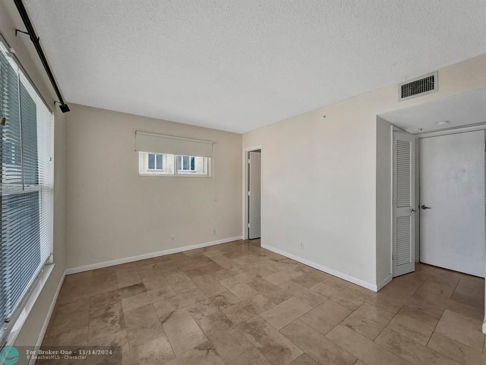 For Rent: $2,100 (2 beds, 2 baths, 960 Square Feet)