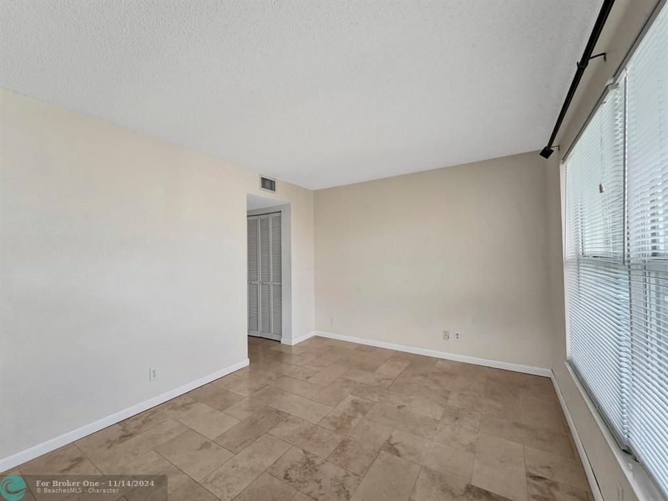 For Rent: $2,100 (2 beds, 2 baths, 960 Square Feet)