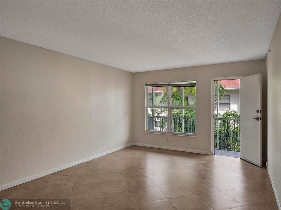 For Rent: $2,100 (2 beds, 2 baths, 960 Square Feet)