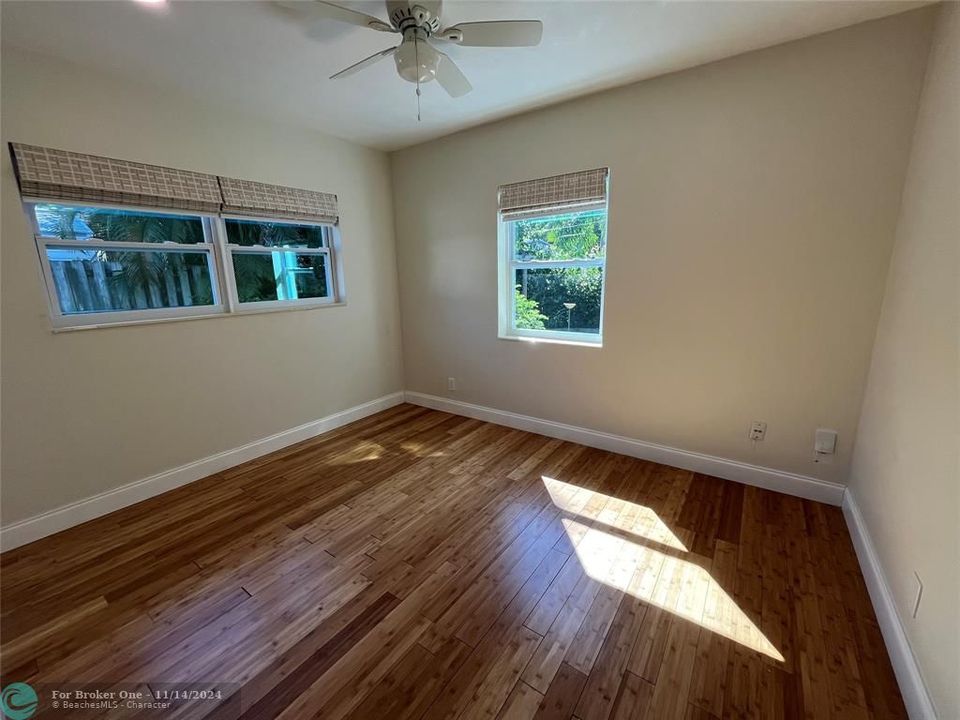 For Rent: $3,100 (3 beds, 1 baths, 1188 Square Feet)