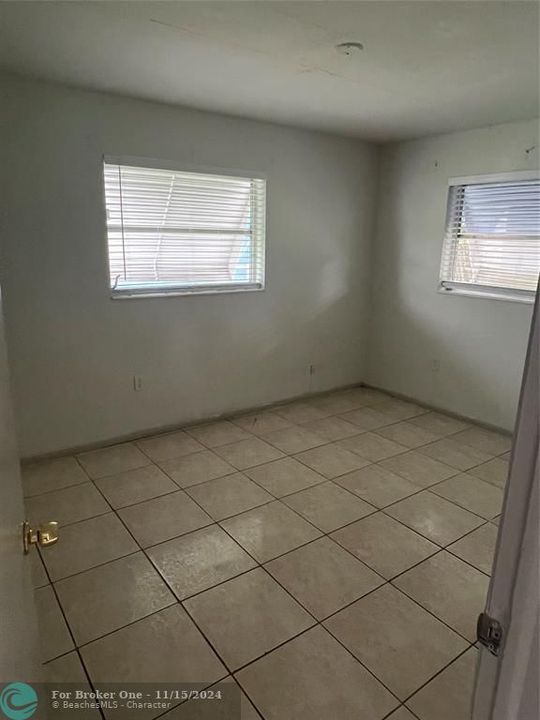 For Rent: $2,525 (2 beds, 1 baths, 1072 Square Feet)