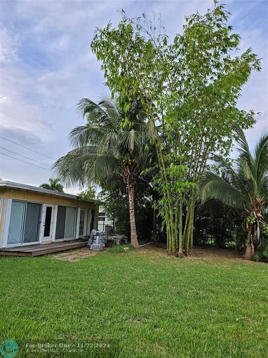 For Sale: $2,199,000 (3 beds, 2 baths, 1816 Square Feet)