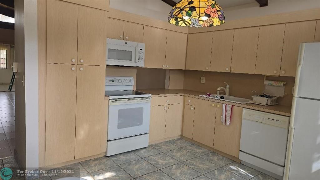 En Venta: $235,000 (2 camas, 2 baños, 1000 Pies cuadrados)