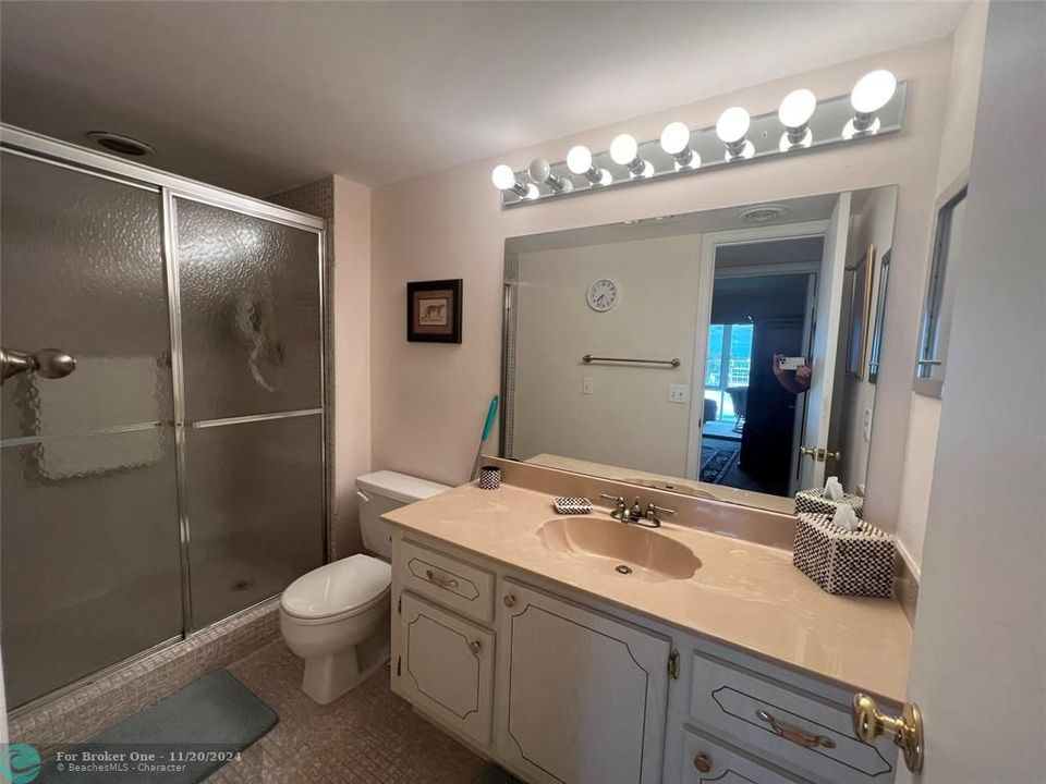 For Sale: $239,900 (2 beds, 2 baths, 938 Square Feet)