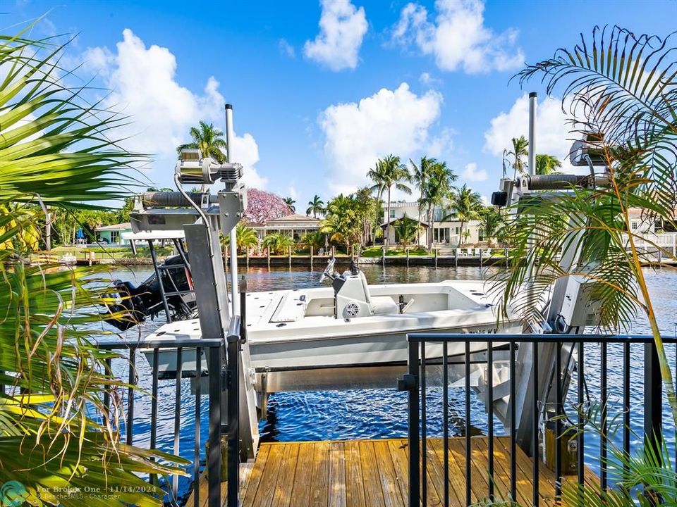 For Sale: $2,650,000 (3 beds, 2 baths, 2220 Square Feet)