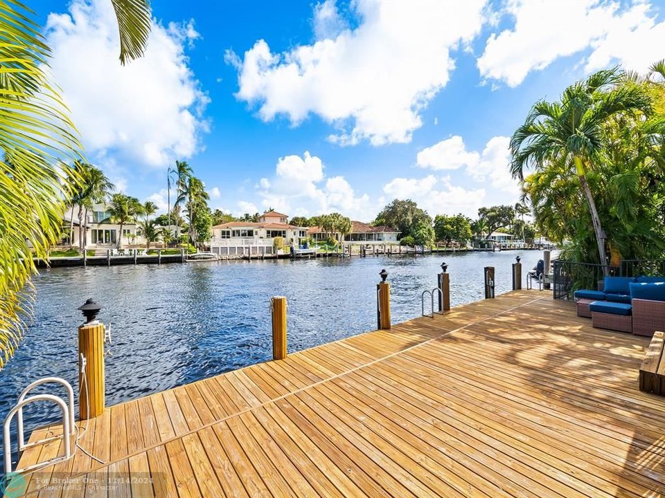 For Sale: $2,650,000 (3 beds, 2 baths, 2220 Square Feet)