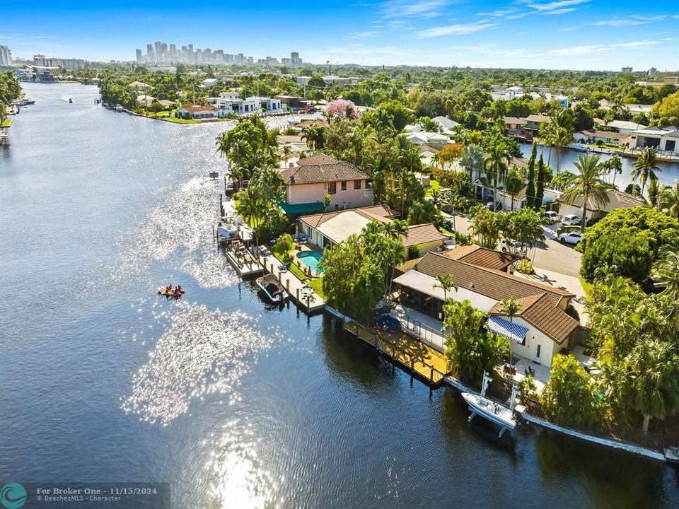 For Sale: $2,650,000 (3 beds, 2 baths, 2220 Square Feet)