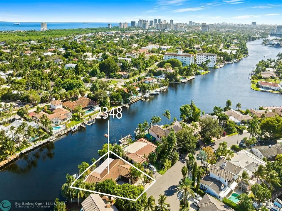 For Sale: $2,650,000 (3 beds, 2 baths, 2220 Square Feet)