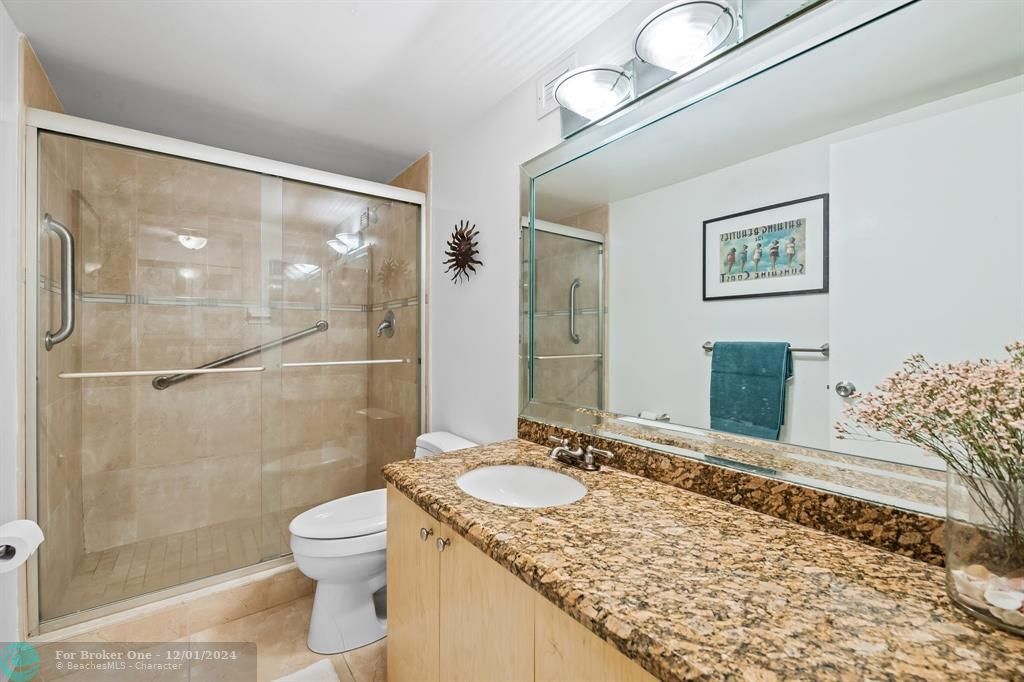 For Sale: $449,900 (2 beds, 2 baths, 1291 Square Feet)