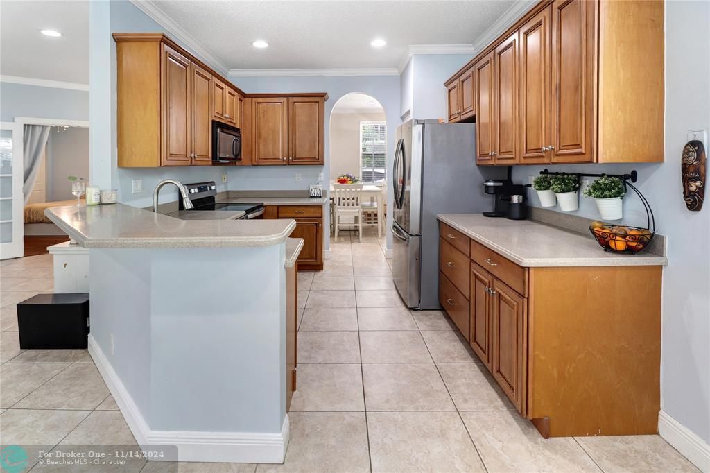 For Sale: $425,000 (2 beds, 2 baths, 1430 Square Feet)