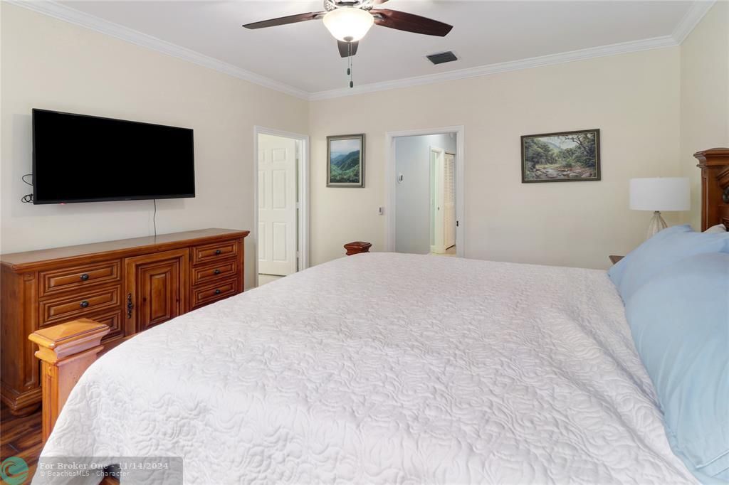 For Sale: $425,000 (2 beds, 2 baths, 1430 Square Feet)