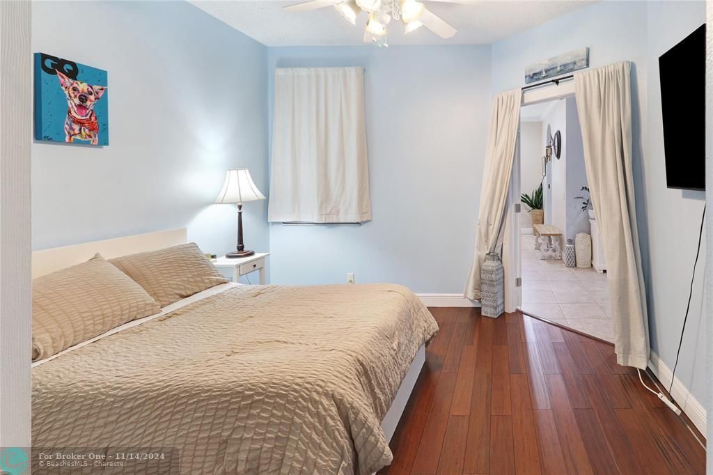 For Sale: $425,000 (2 beds, 2 baths, 1430 Square Feet)