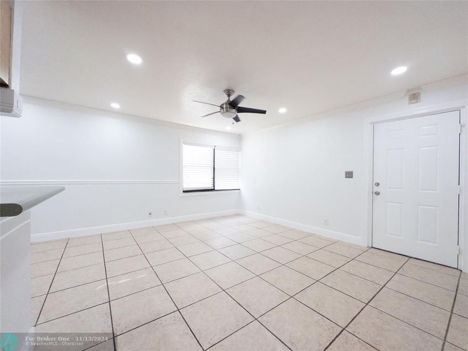 For Sale: $245,000 (2 beds, 2 baths, 800 Square Feet)