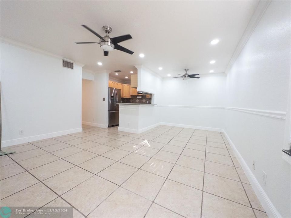 For Sale: $245,000 (2 beds, 2 baths, 800 Square Feet)