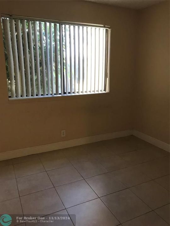 For Rent: $1,750 (2 beds, 1 baths, 896 Square Feet)