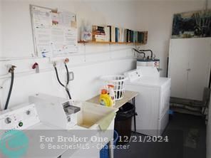 For Sale: $146,500 (2 beds, 1 baths, 848 Square Feet)