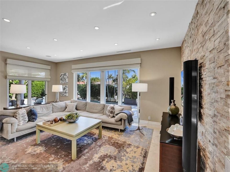 For Sale: $3,975,000 (5 beds, 4 baths, 3958 Square Feet)